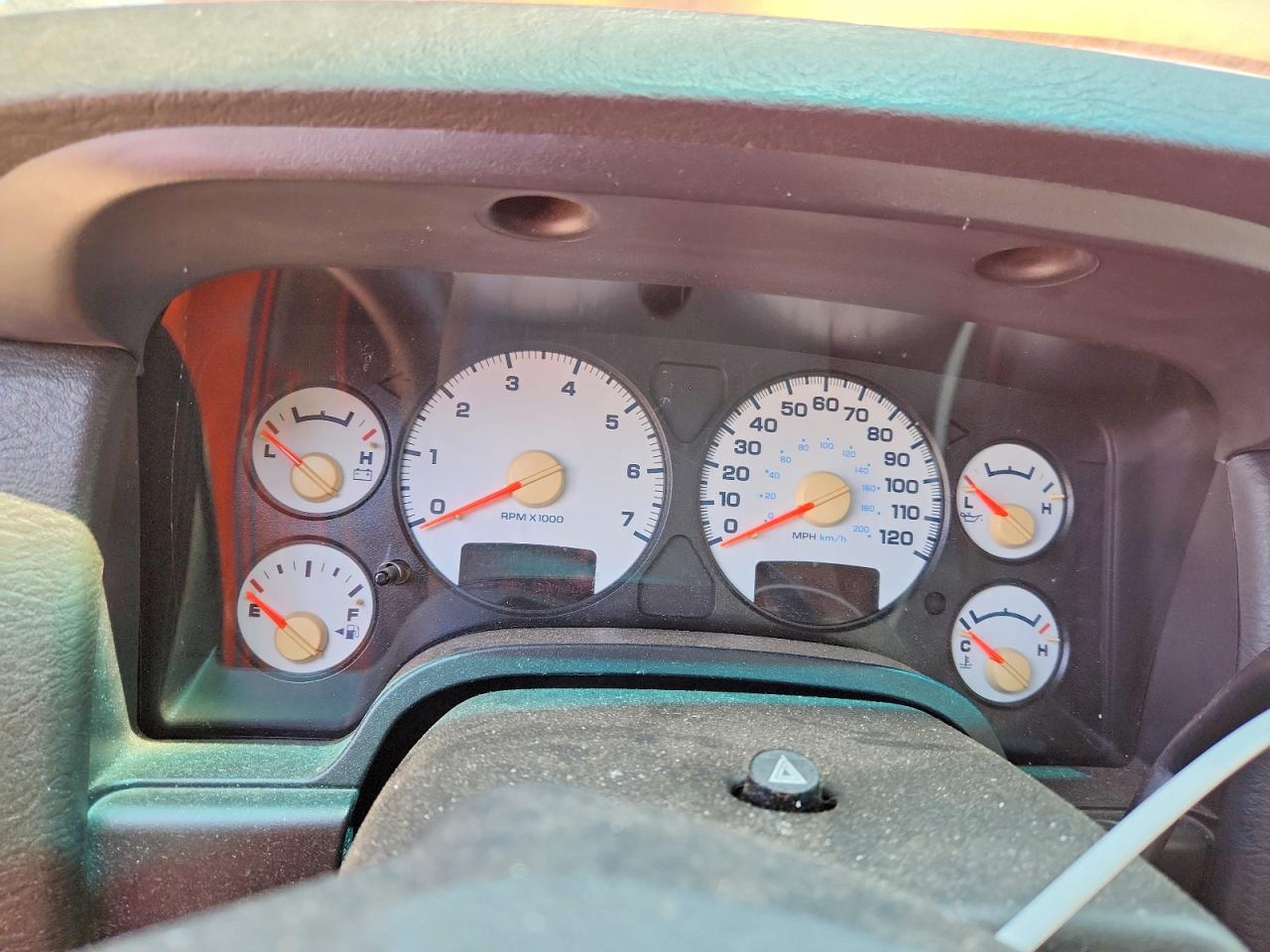 2005 Dodge Ram 1500 St Orange vin: 1D7HU18D05J588395