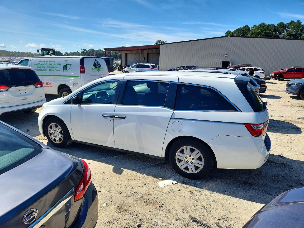 2013 Honda Odyssey Lx White vin: 5FNRL5H24DB071923