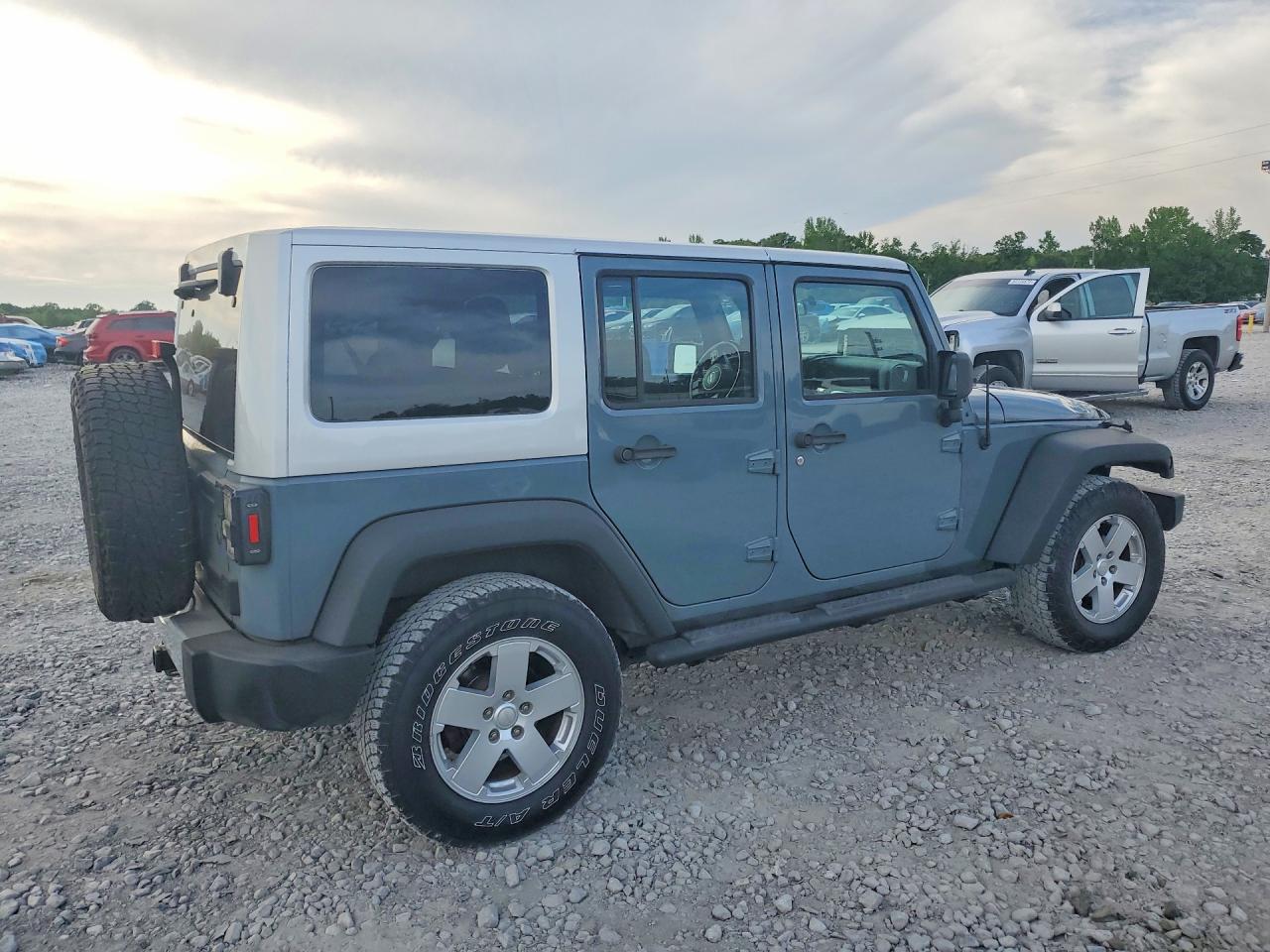 2014 Jeep Wrnglr Spt Gray vin: 1C4BJWDG4EL231781
