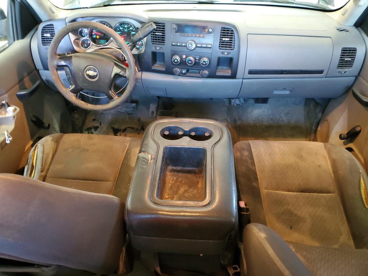 2013 Chevrolet Silverado K2500 Heavy Duty White vin: 1GC2KVCG9DZ224295 Damage: Right Front Seat Cushion, Torn, > 12 Inches