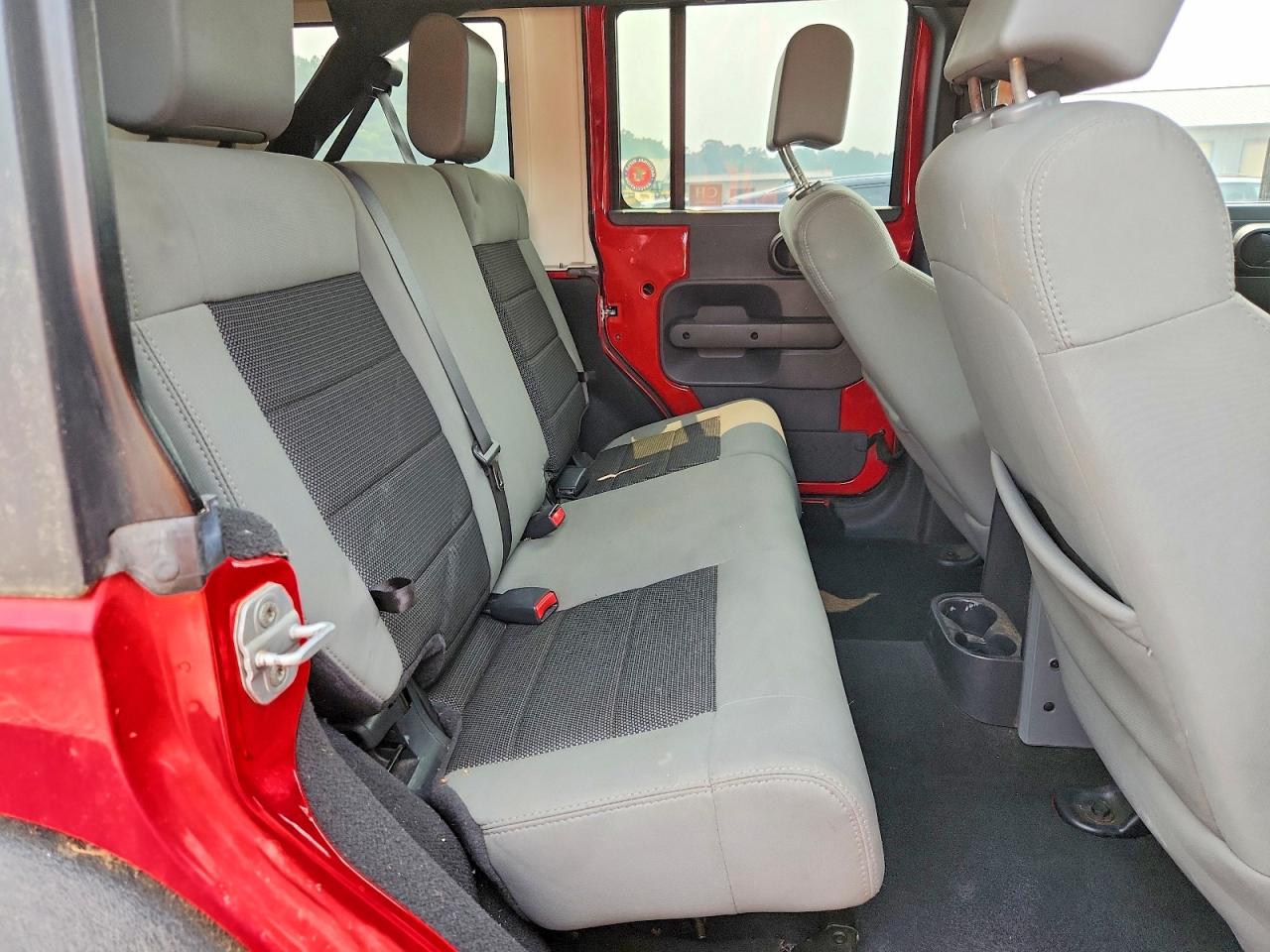 2010 Jeep Wrangler Unlimited Sport Red vin: 1J4BA3H16AL217440