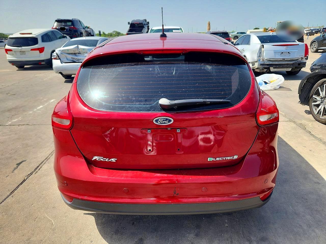 2015 Ford Focus Bev Красный vin: 1FADP3R46FL328489