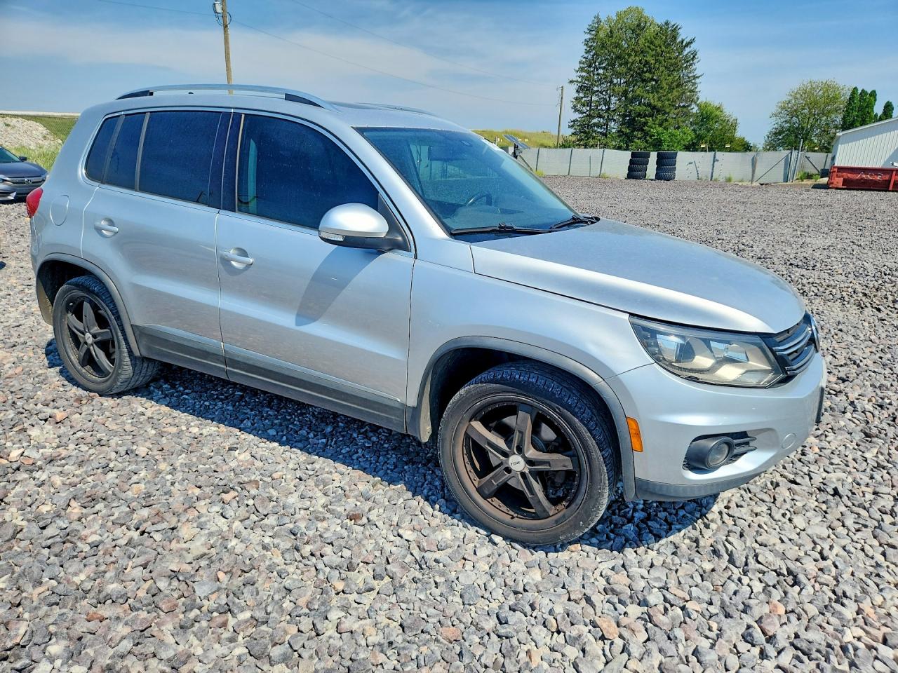 2012 Volkswagen Tiguan S Silver vin: WVGBV7AX3CW595227