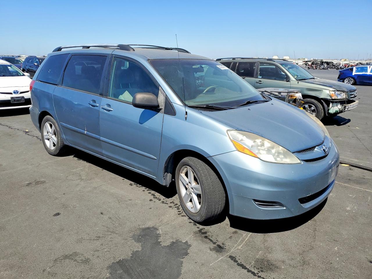 2008 Toyota Sienna Le 8-passenger Blue vin: 5TDZK23C58S205423