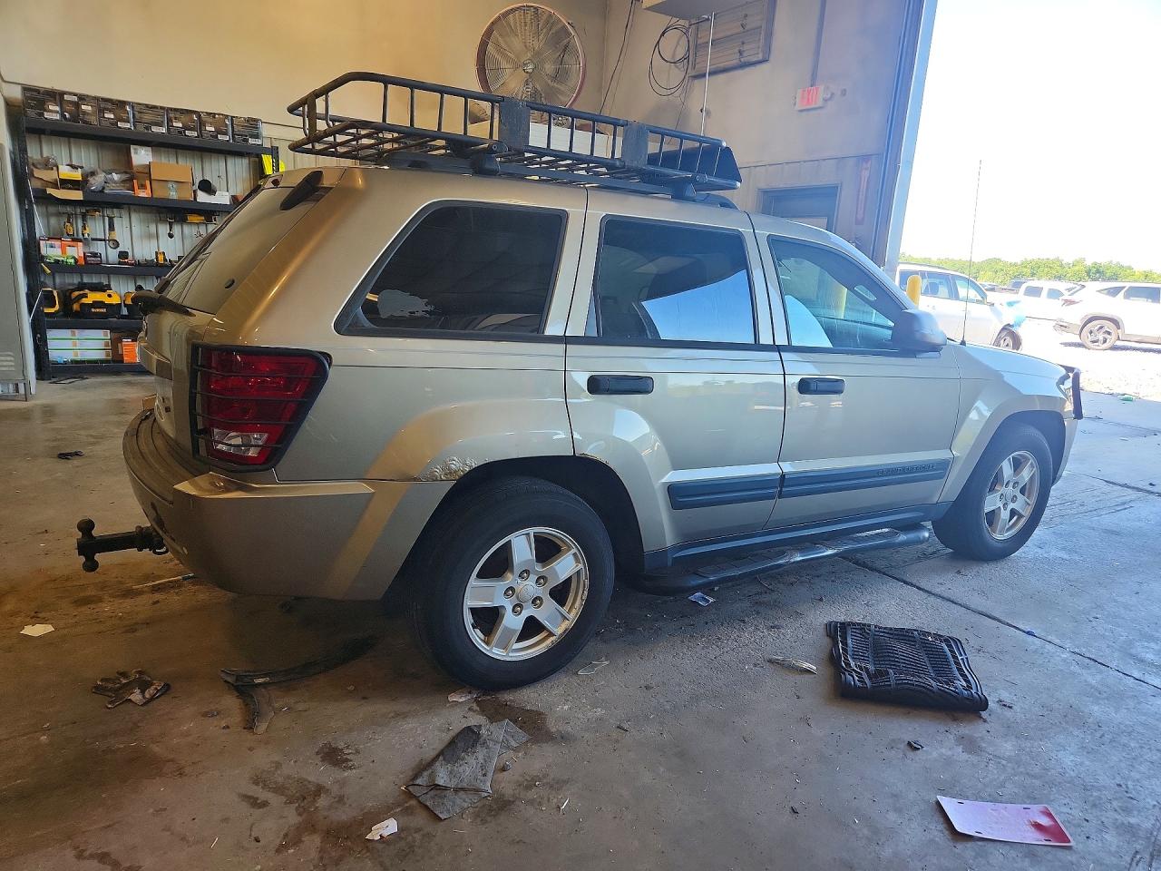 2006 Jeep Grand Cherokee Laredo Tan vin: 1J4GR48K56C289492