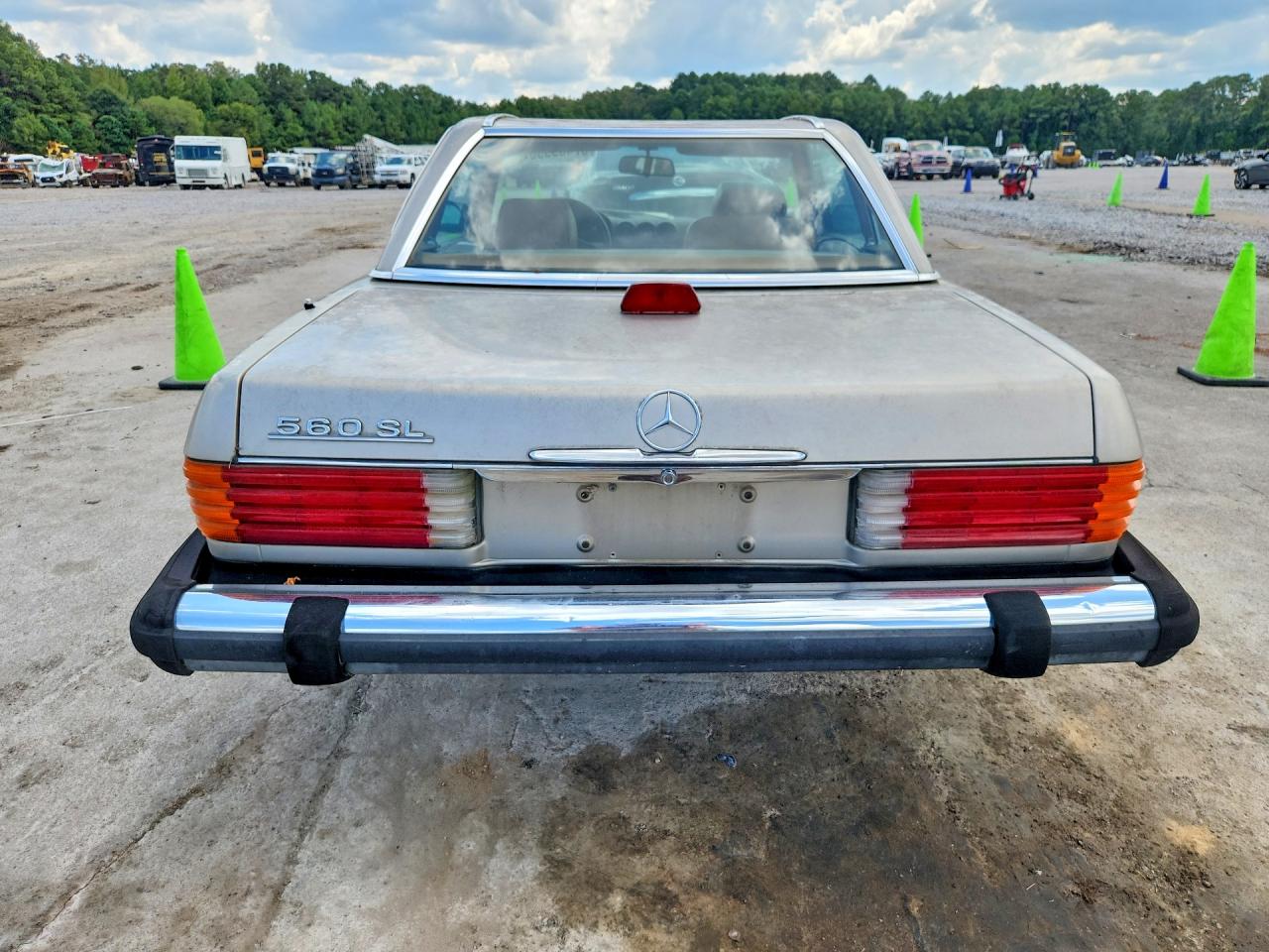 1987 Mercedes-benz 560 Sl Gold vin: WDBBA48D0HA068906