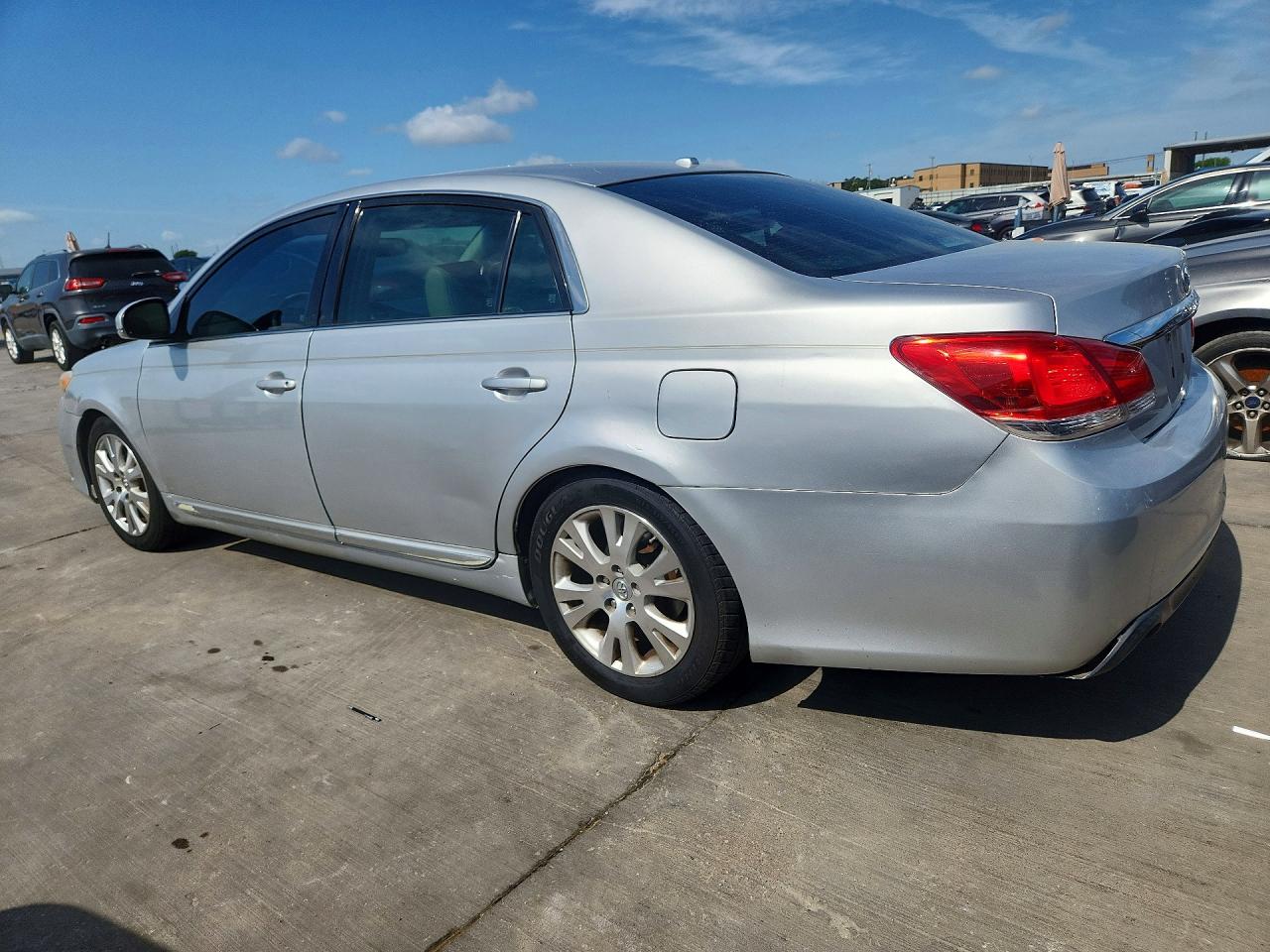 2011 Toyota Avalon Base Silver vin: 4T1BK3DBXBU409775