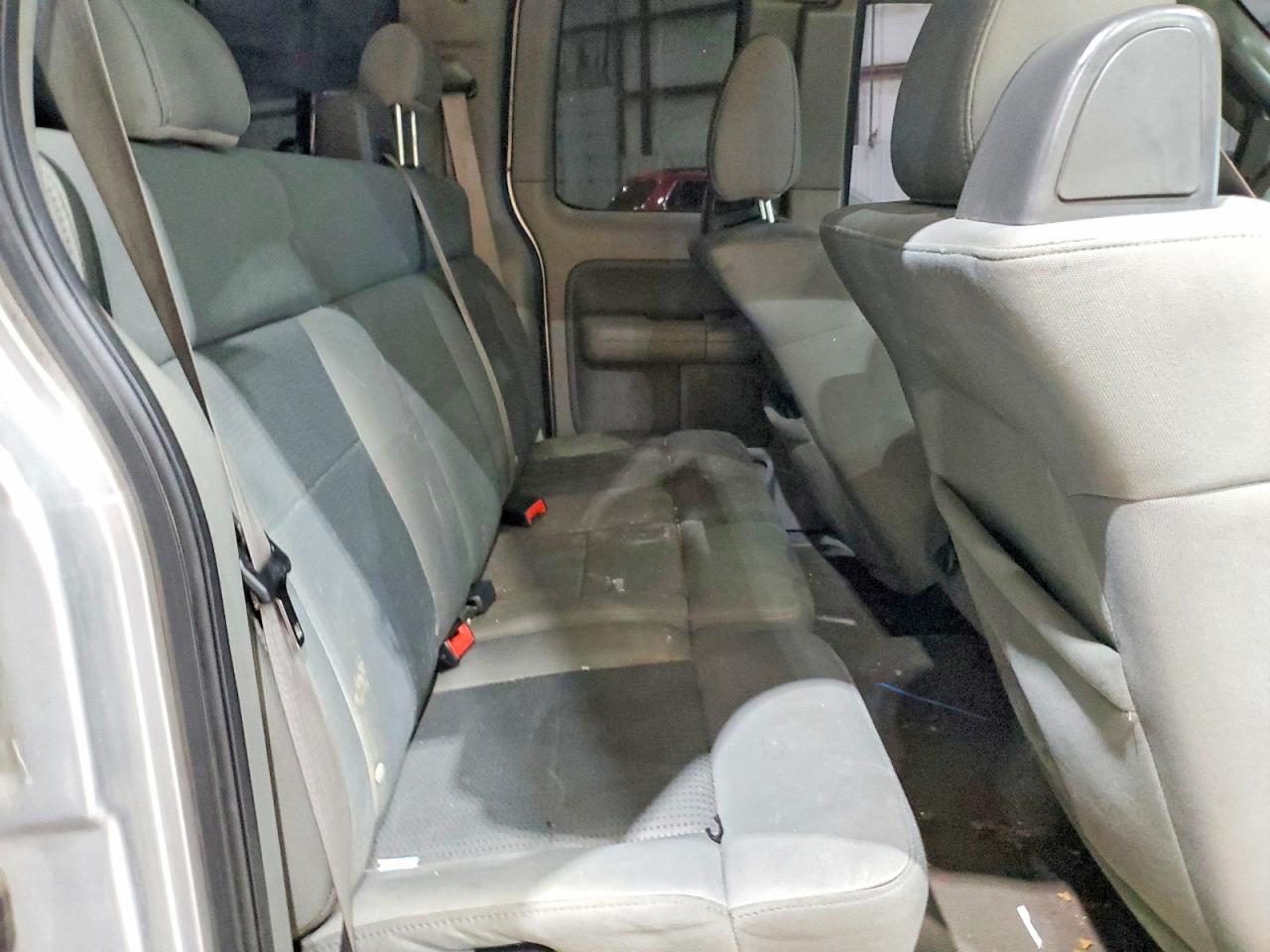 2007 Ford F150 Silver vin: 1FTPX14V27FA28122