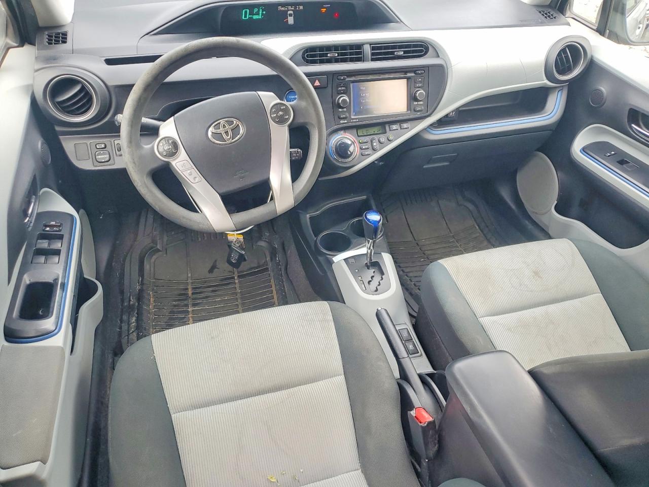 2012 Toyota Prius C Three Серебряный vin: JTDKDTB37C1018872