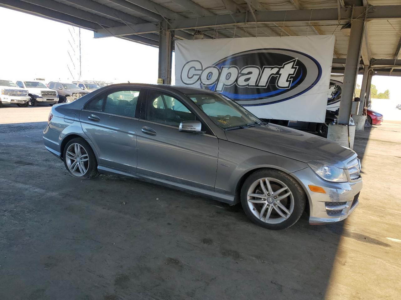 2012 Mercedes-benz C 250 Silver vin: WDDGF4HB1CR195736