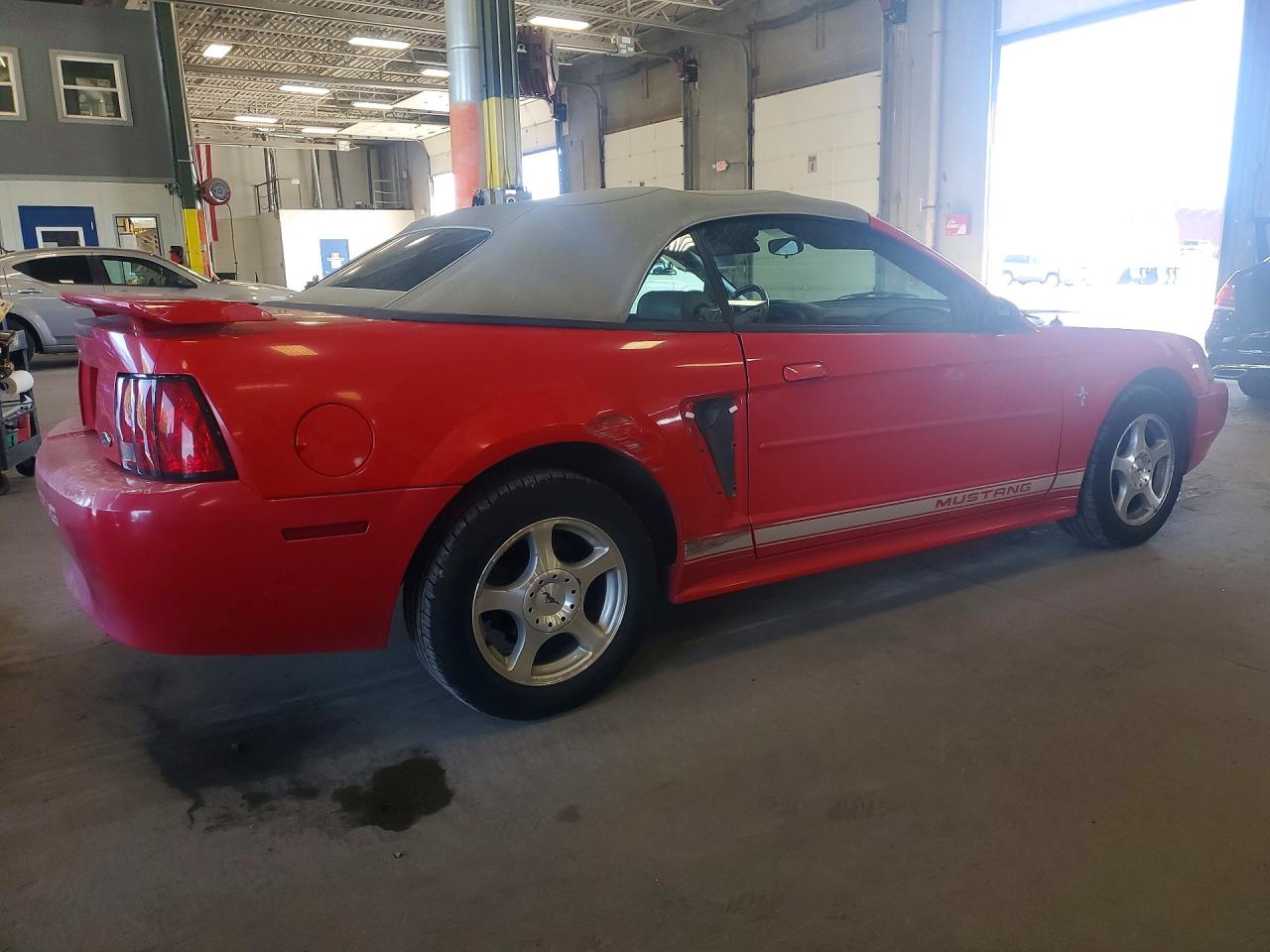 2003 Ford Mustang Red vin: 1FAFP44413F391368