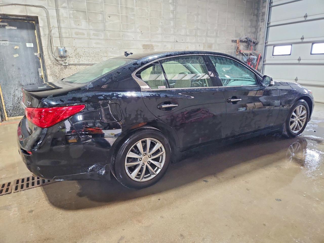 2015 Infiniti Q50 Premium Black vin: JN1BV7AR5FM391022