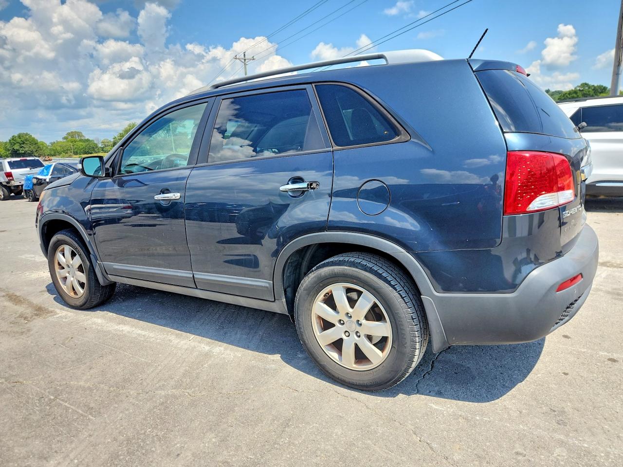 2011 Kia Sorento Lx Синий vin: 5XYKT4A12BG116909