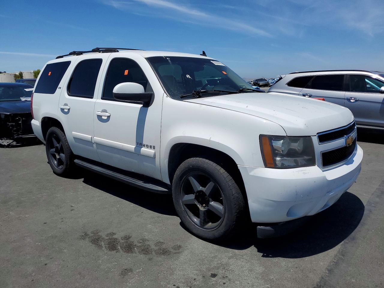 2007 Chevrolet Tahoe K1500 White vin: 1GNFK13087J105435
