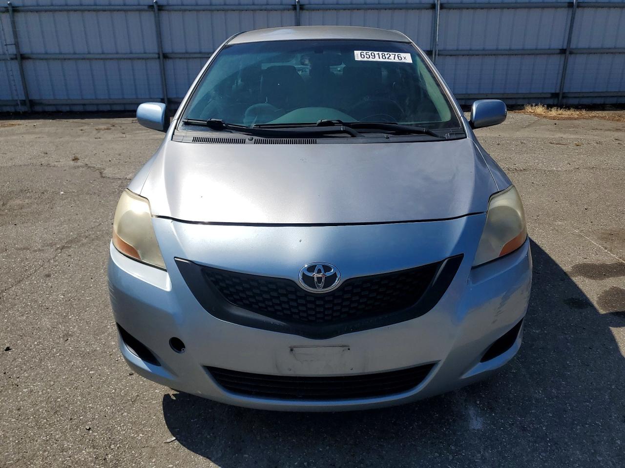 2010 Toyota Yaris Base Blue vin: JTDBT4K36A1395957
