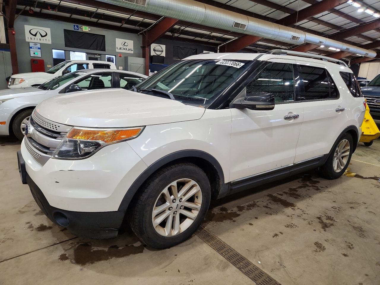 2012 Ford Explorer Xlt White vin: 1FMHK8D89CGB04019