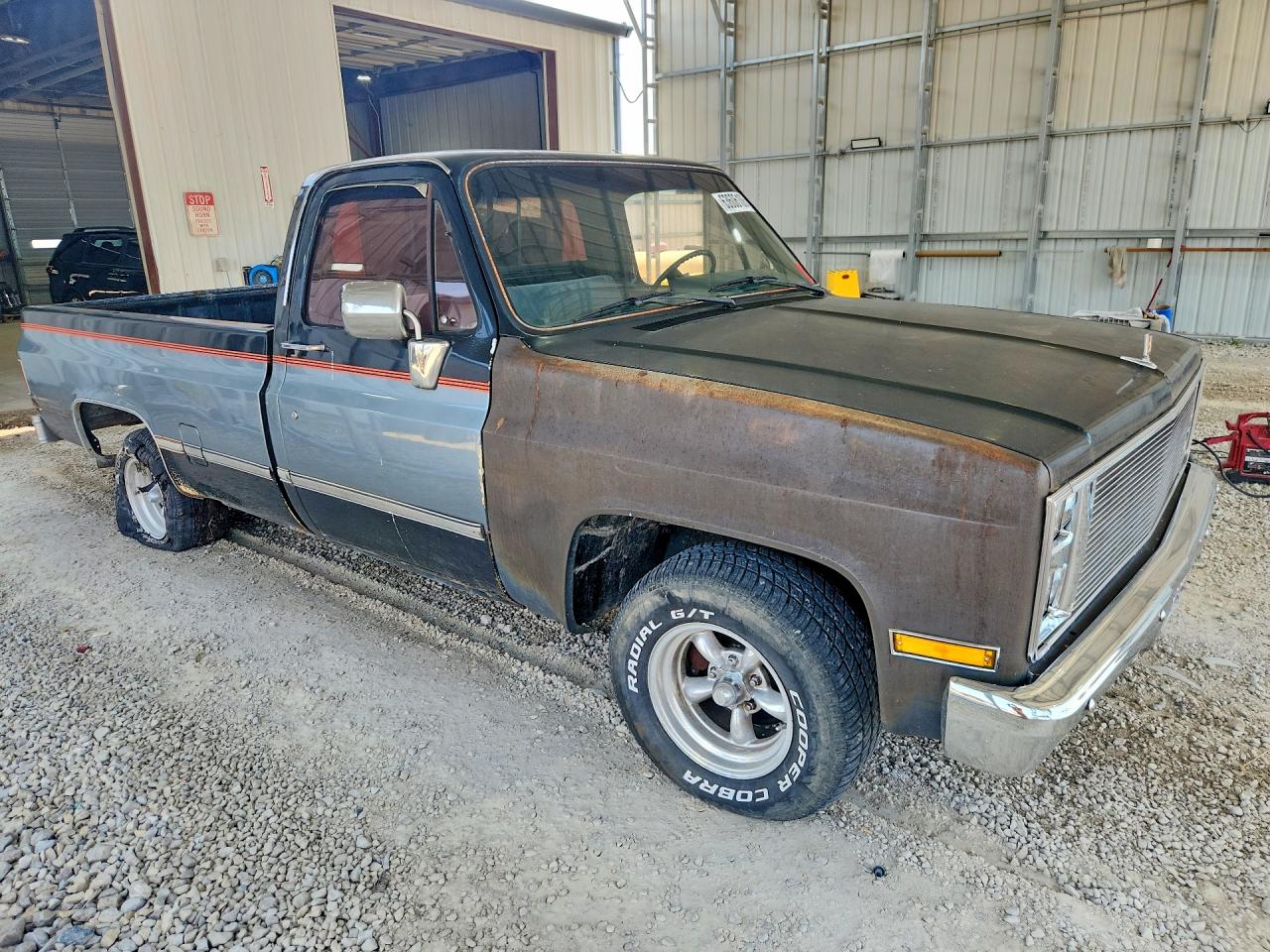 1986 Chevrolet C10 Two Tone vin: 1GCEC14H0GF358564