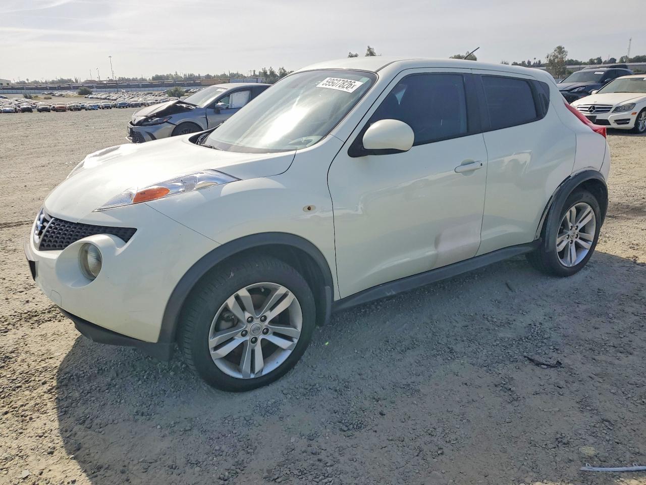 2011 Nissan Juke S White vin: JN8AF5MR8BT000293