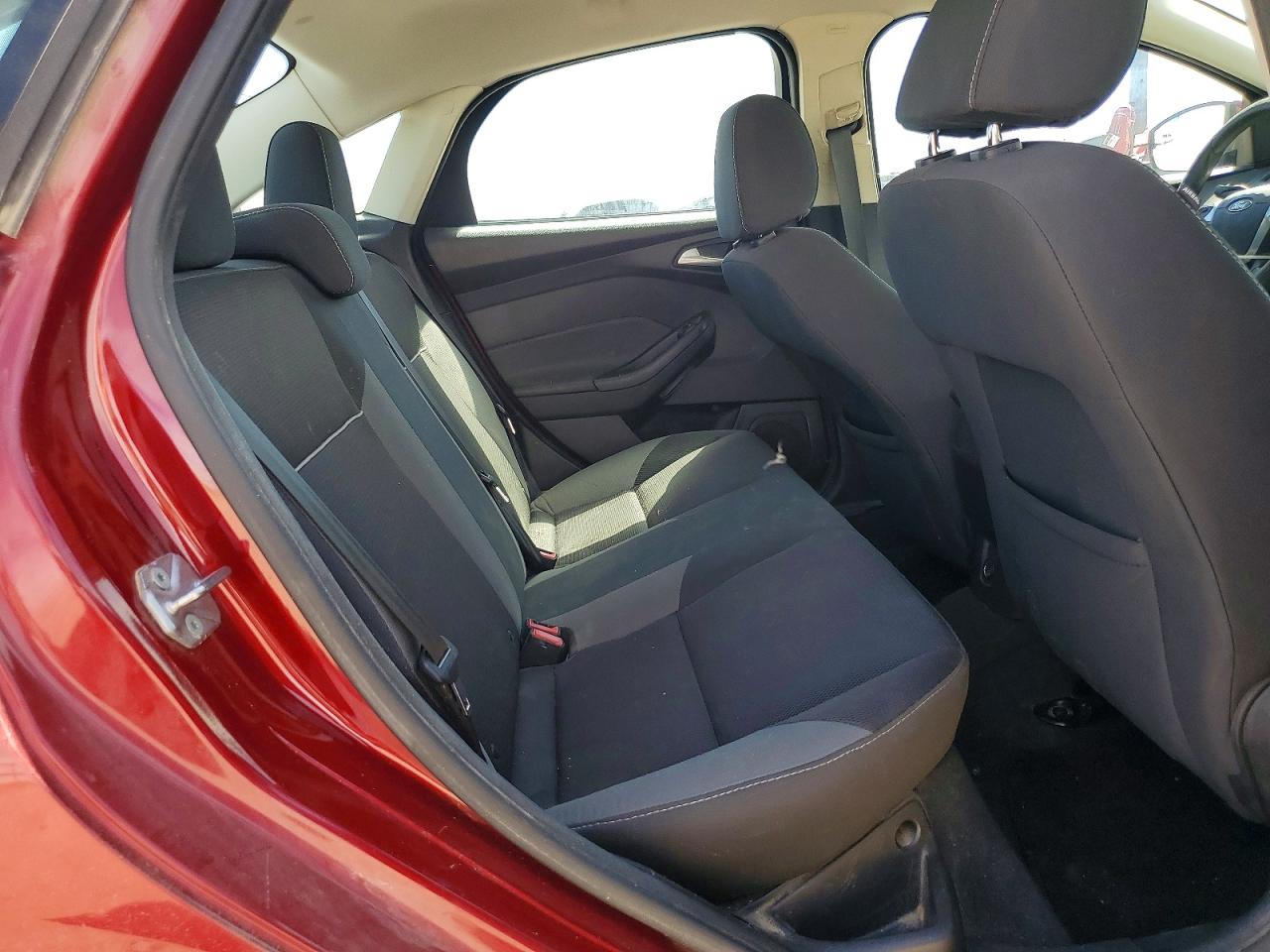 2014 Ford Focus Se Red vin: 1FADP3F21EL262290