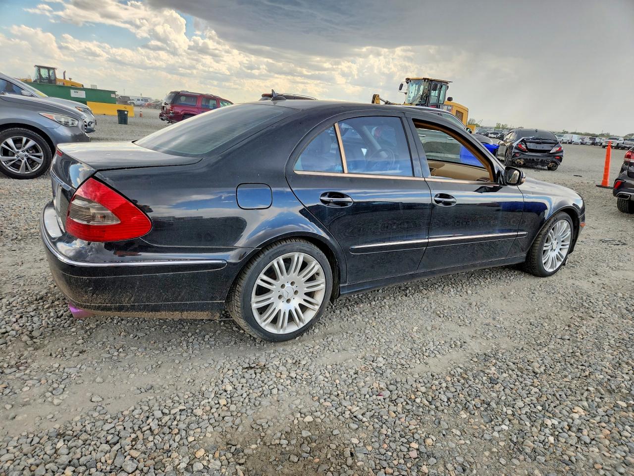 2007 Mercedes-benz E 550 Черный vin: WDBUF72XX7B024645