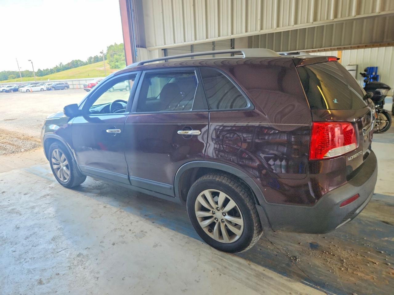 2011 Kia Sorento Lx Темно-бордовый vin: 5XYKT4A27BG091174