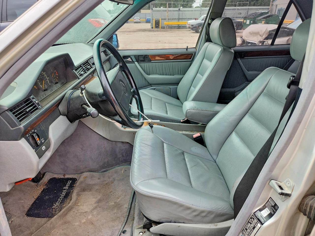 1991 Mercedes-benz 300 E Silver vin: WDBEA30D9MB464730