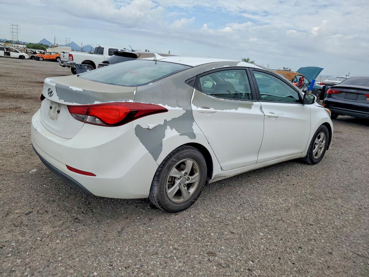 2015 Hyundai Elantra Se White vin: 5NPDH4AEXFH563693
