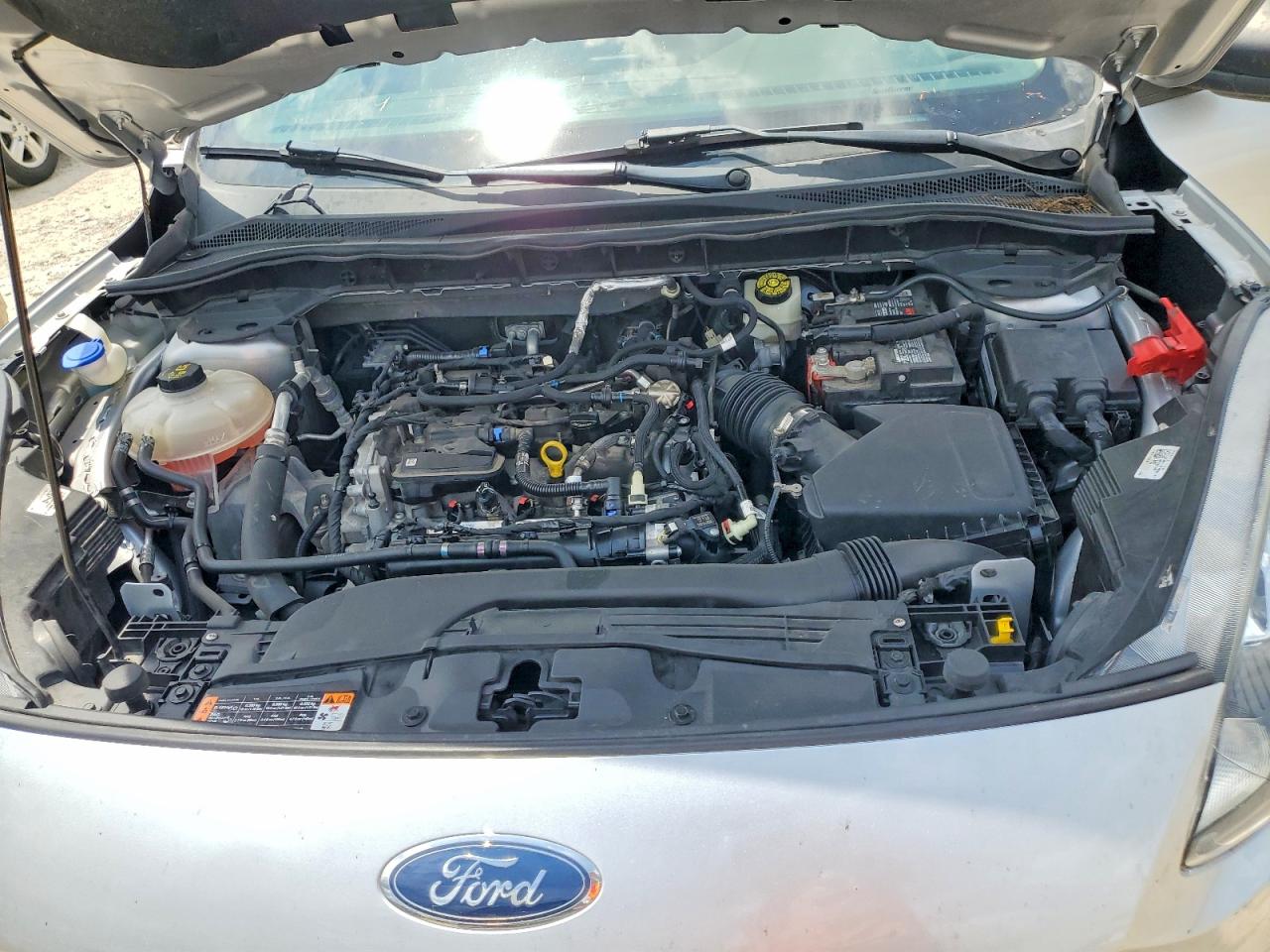 2020 Ford Escape S Серебряный vin: 1FMCU0F63LUA47027