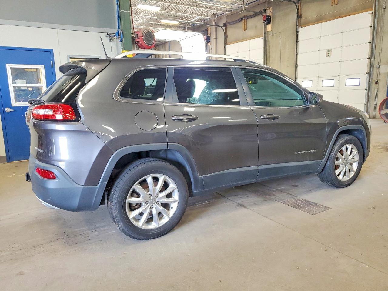 2016 Jeep Cherokee Limited Silver vin: 1C4PJMDS3GW236020