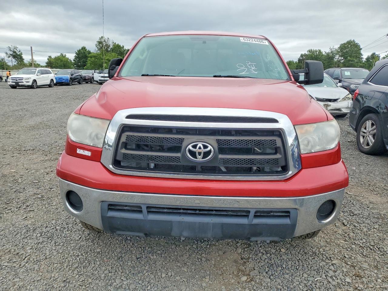 2011 Toyota Tundra Double Cab Sr5 Red vin: 5TFUM5F12BX021199