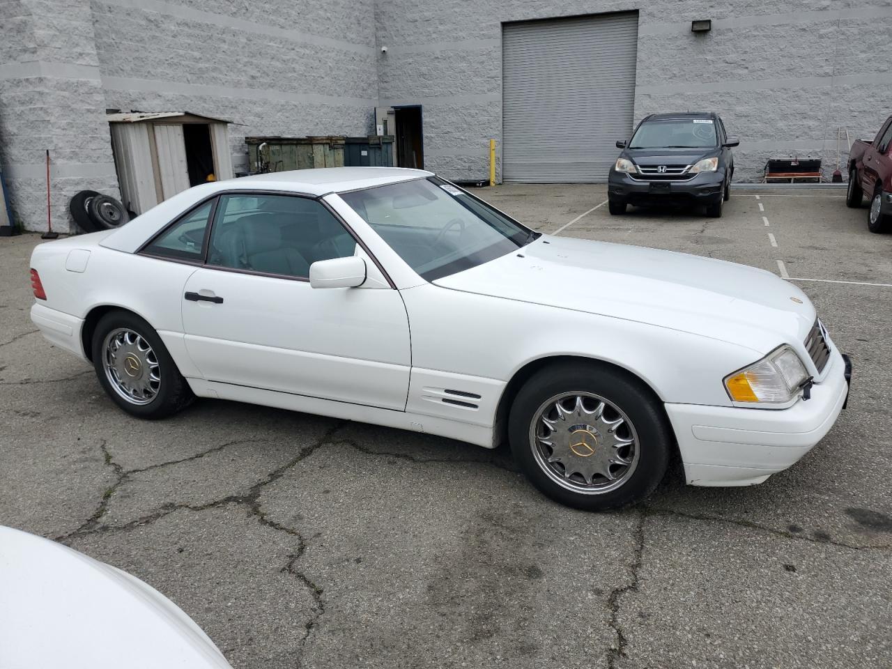 1997 Mercedes-benz Sl 320 White vin: WDBFA63F5VF143197
