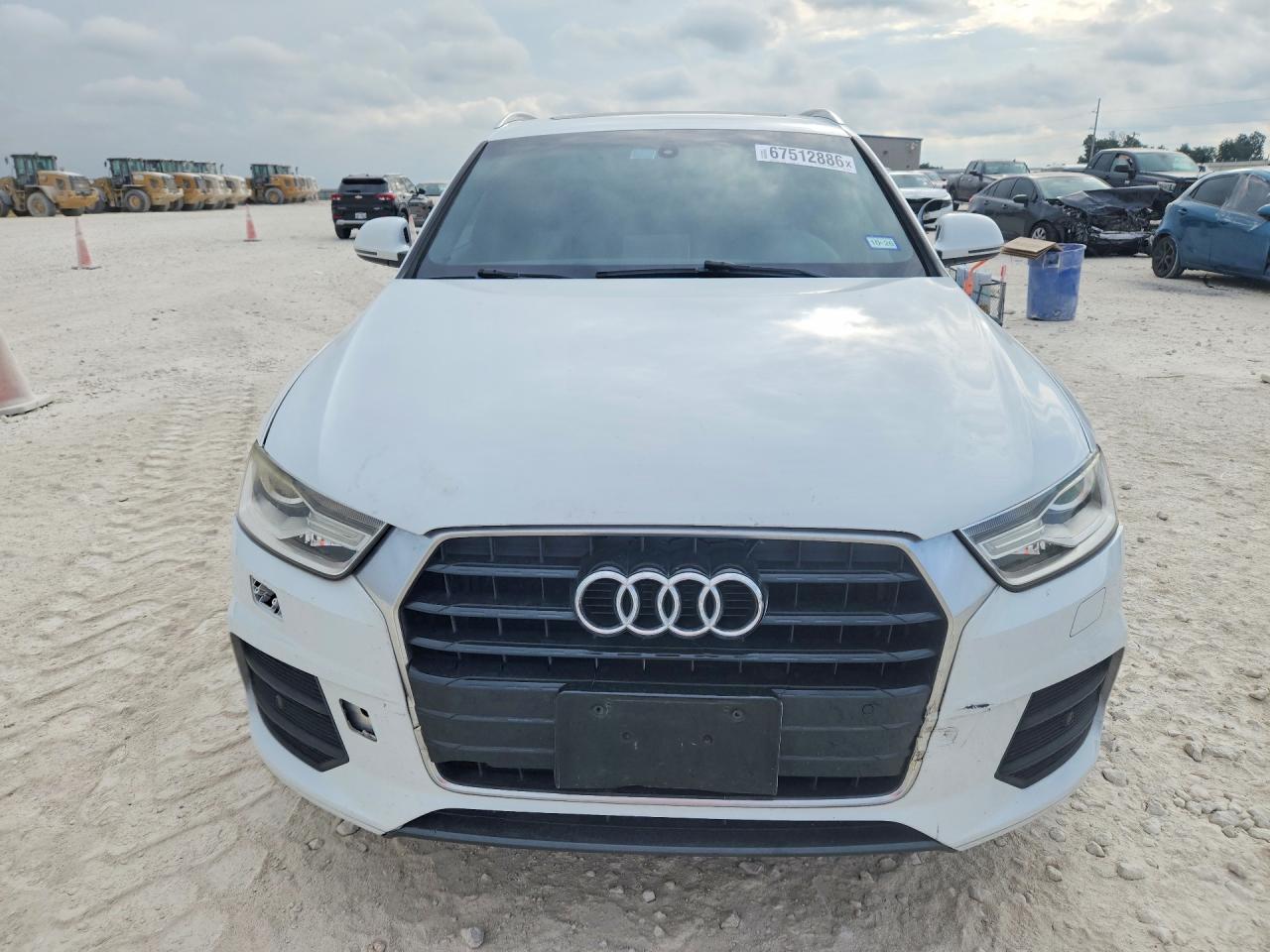 2017 Audi Q3 Premium Plus Белый vin: WA1HCCFS5HR000243