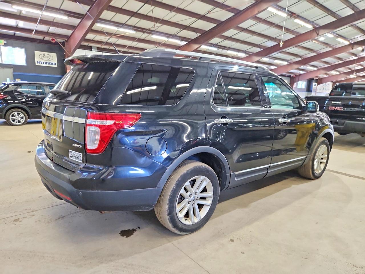 2011 Ford Explorer Xlt Black vin: 1FMHK8D84BGA58579