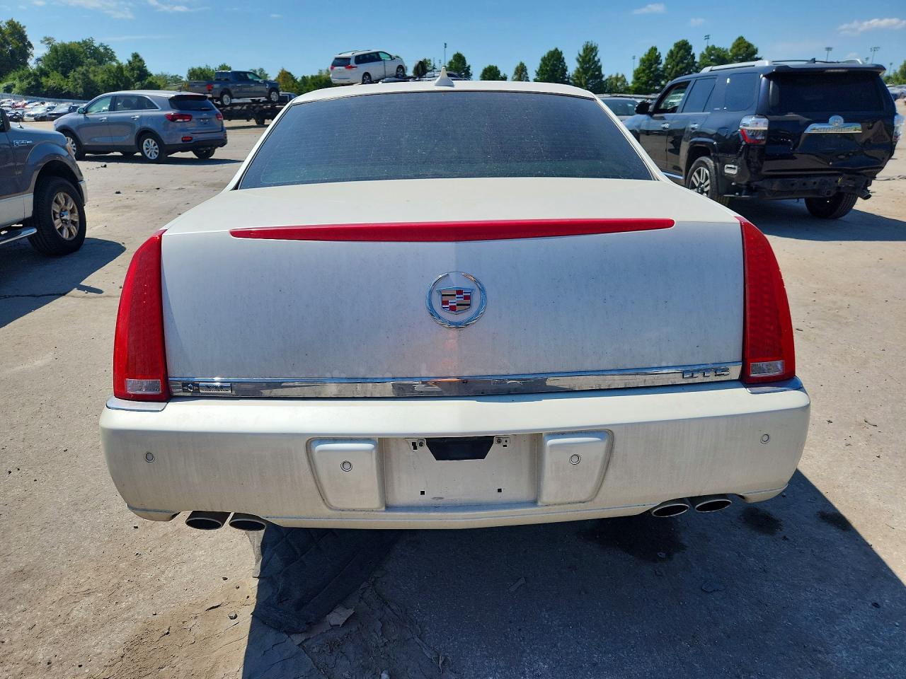 2011 Cadillac Dts Premium Collection Белый vin: 1G6KH5E69BU118932