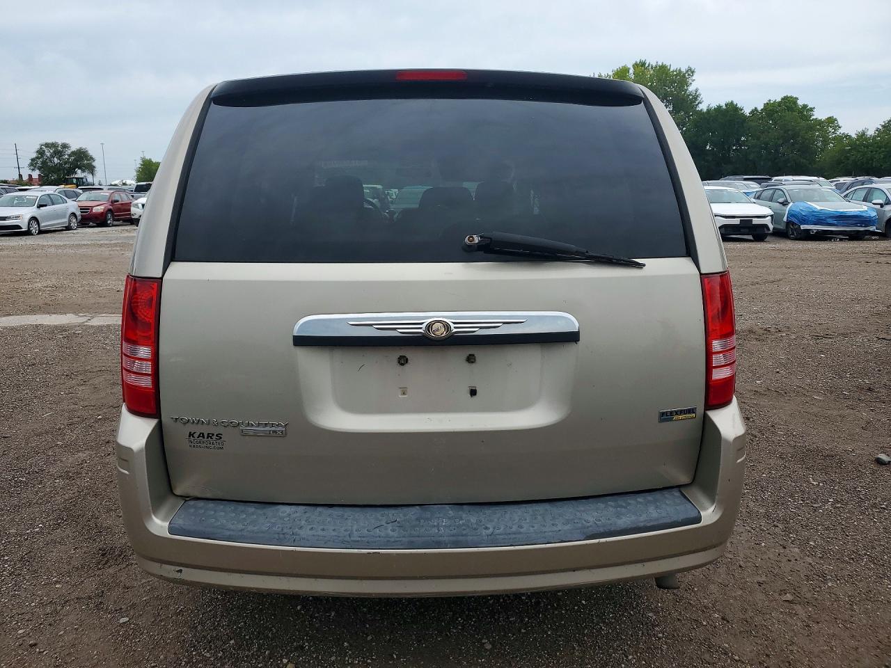 2008 Chrysler Town & Country Lx Beige vin: 2A8HR44H48R781759