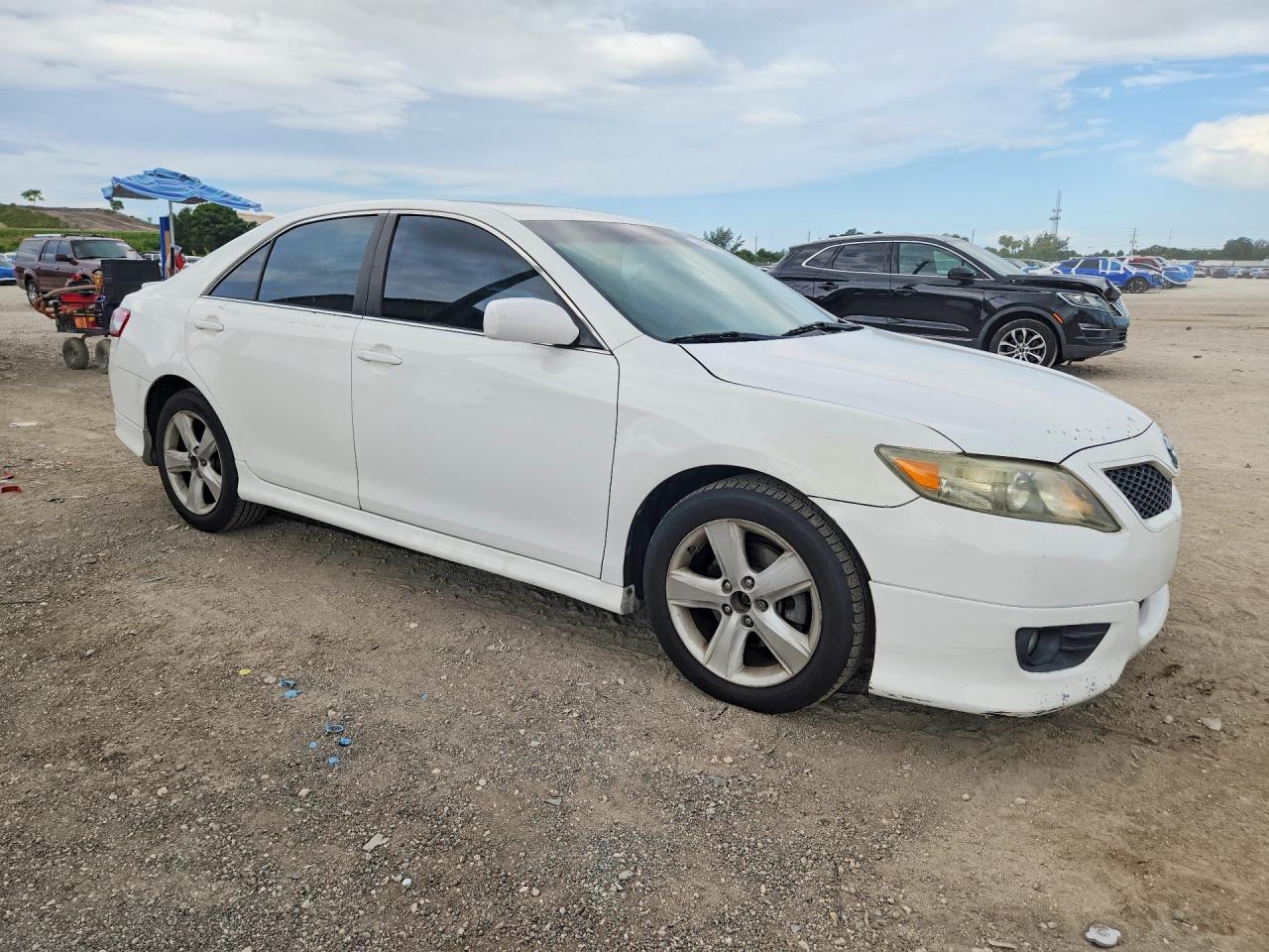 2010 Toyota Camry Se White vin: 4T1BF3EK7AU550577