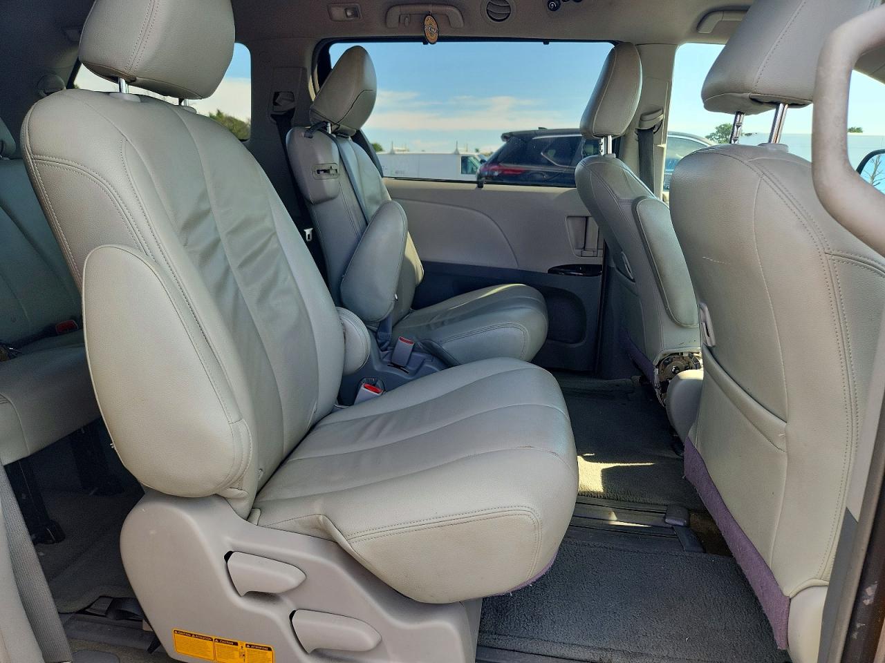 2012 Toyota Sienna Le Silver vin: 5TDKK3DC3CS197742