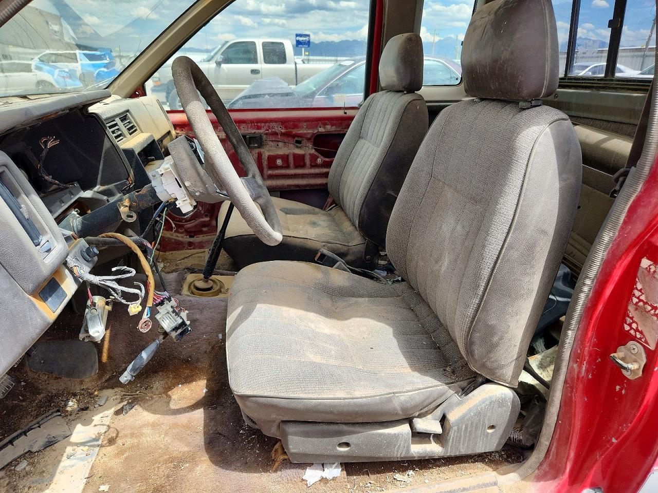 1987 Nissan D21 King Cab Red vin: 1N6ND16S1HC386265