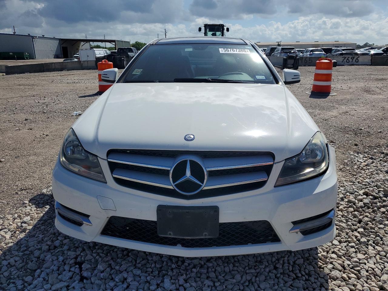 2012 Mercedes-benz C 250 White vin: WDDGJ4HB7CF875320