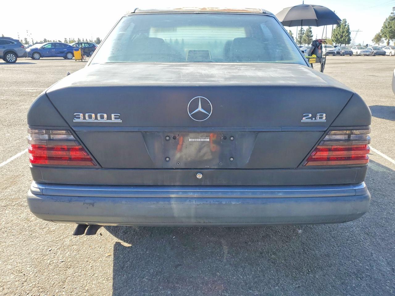 1993 Mercedes-benz 300 E 2.8 Черный vin: WDBEA28E1PC002930