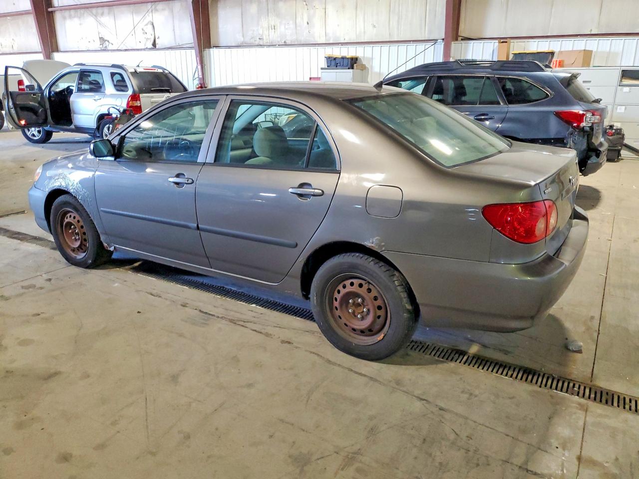 2005 Toyota Corolla Ce Серый vin: 1NXBR32E65Z434248