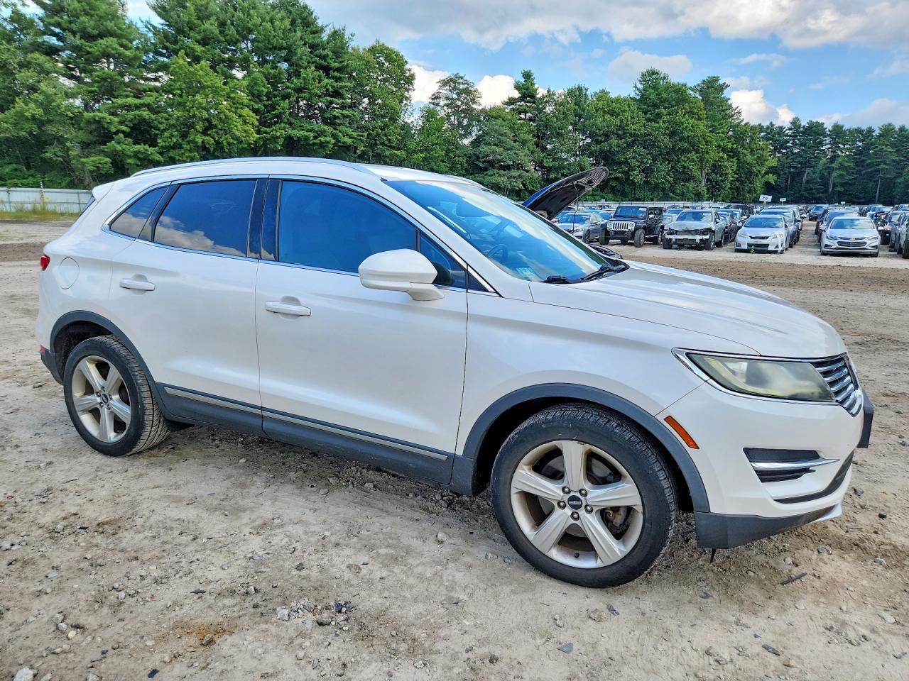2015 Lincoln Mkc White vin: 5LMCJ2A90FUJ31409
