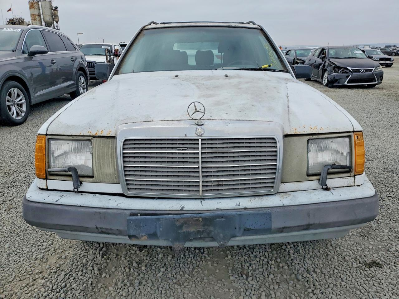 1987 Mercedes-benz 300 Tdt White vin: WDBEB93D0HF040489