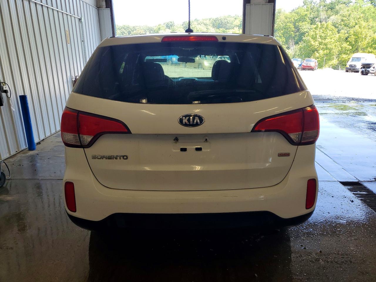 2015 Kia Sorento Lx White vin: 5XYKTCA69FG639971