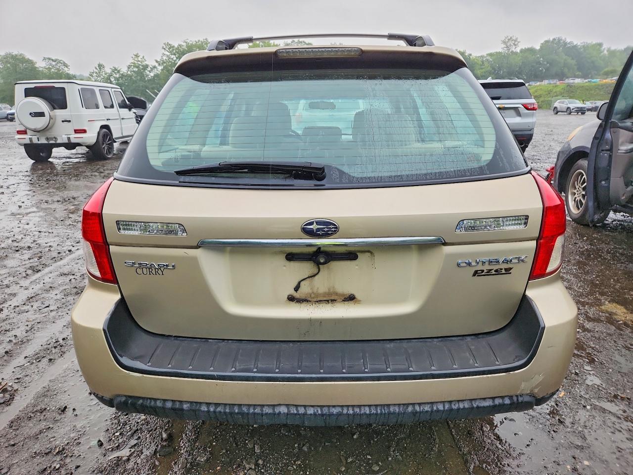 2008 Subaru Outback 2.5i Gold vin: 4S4BP61C587328612
