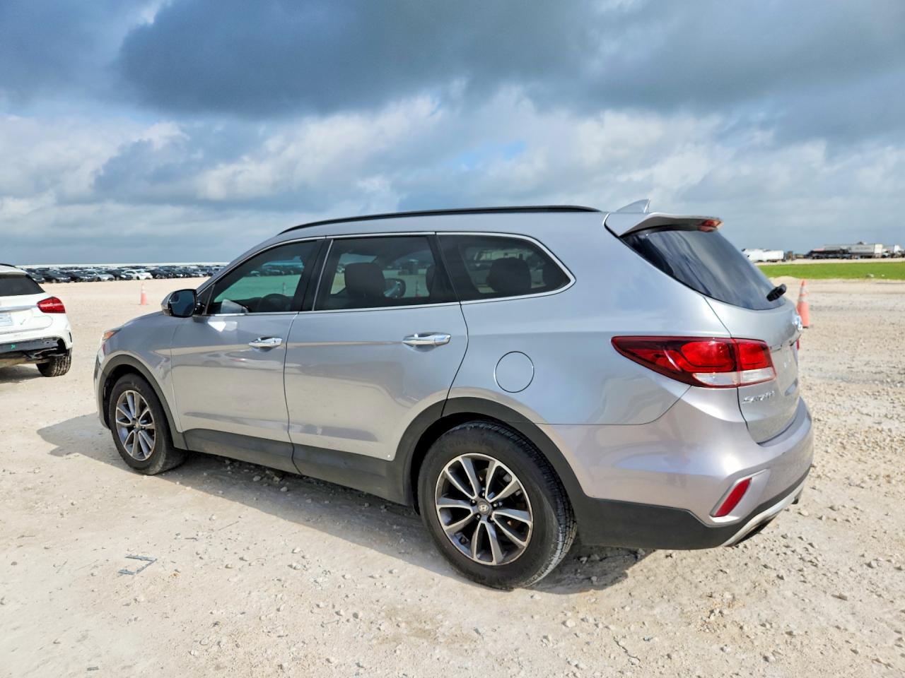 2017 Hyundai Santa Fe Se Silver vin: KM8SM4HF9HU170516