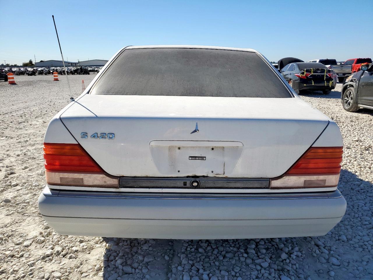 1995 Mercedes-benz S 420 White vin: WDBGA43E1SA260459