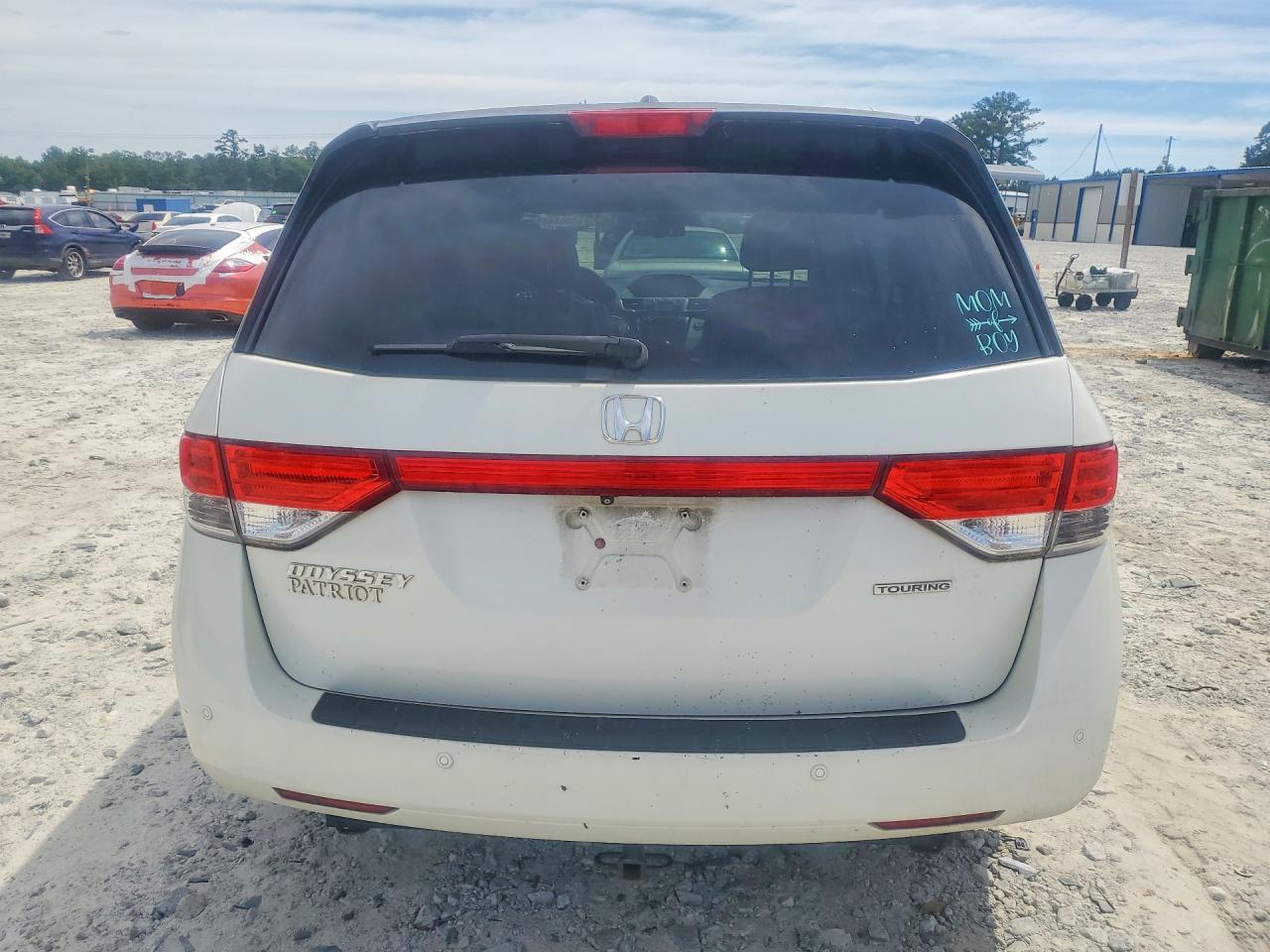 2014 Honda Odyssey Touring White vin: 5FNRL5H99EB044876