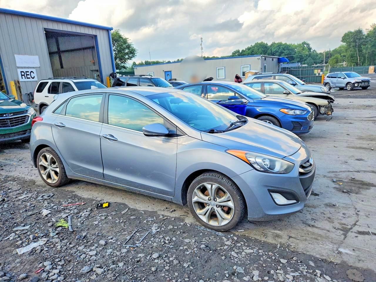 2014 Hyundai Elantra Gt Base Gray vin: KMHD35LH2EU219285