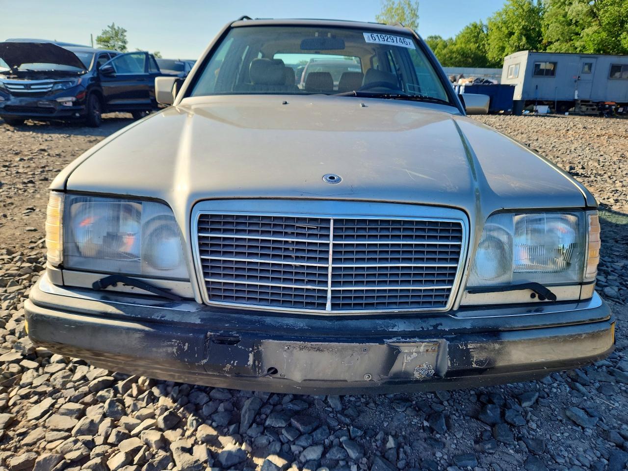 1995 Mercedes-benz E 320 Beige vin: WDBEA92E4SF319352